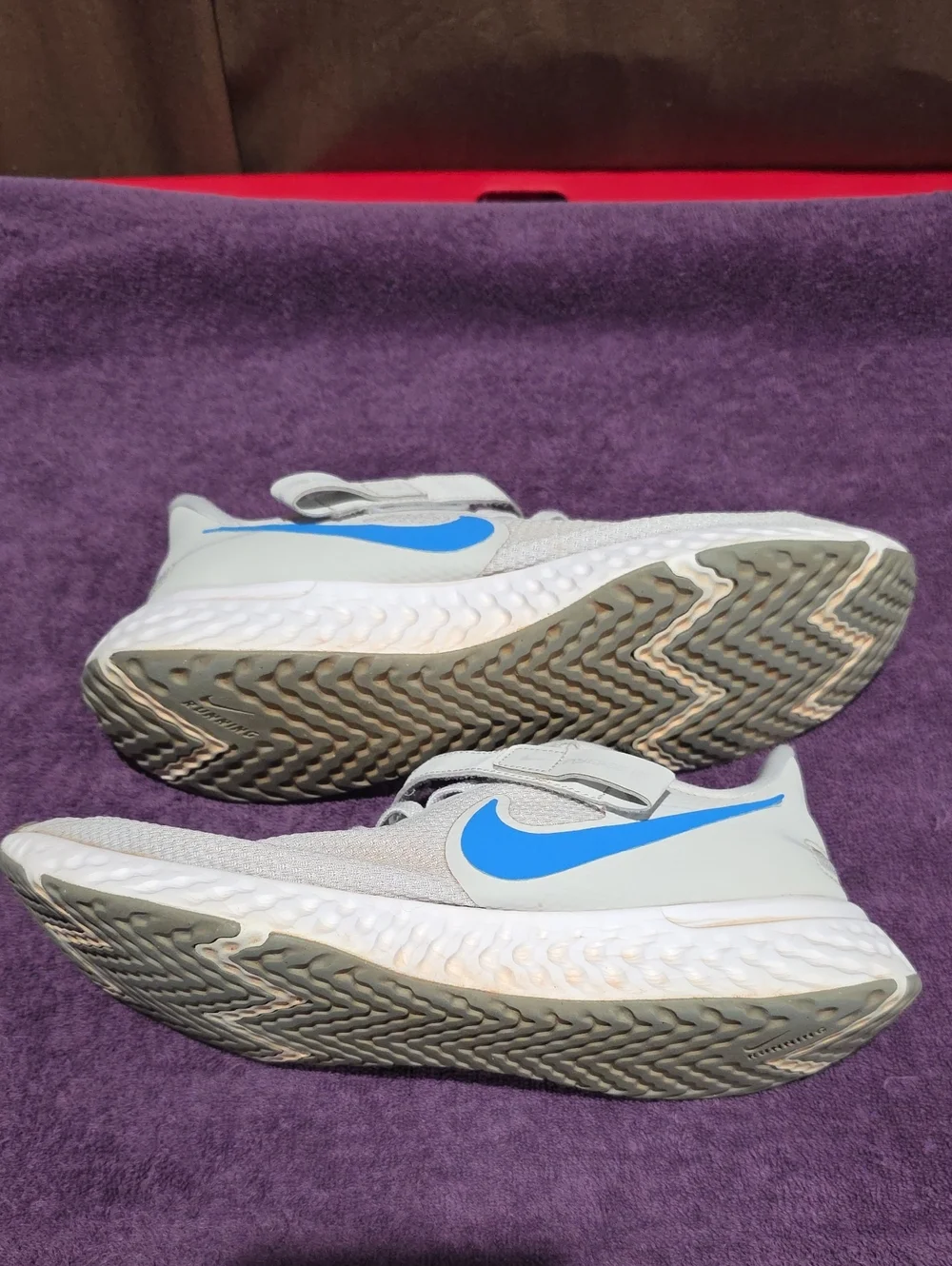 Nike White & Blue Kids' Hook-and-Loop Athletic Sneakers